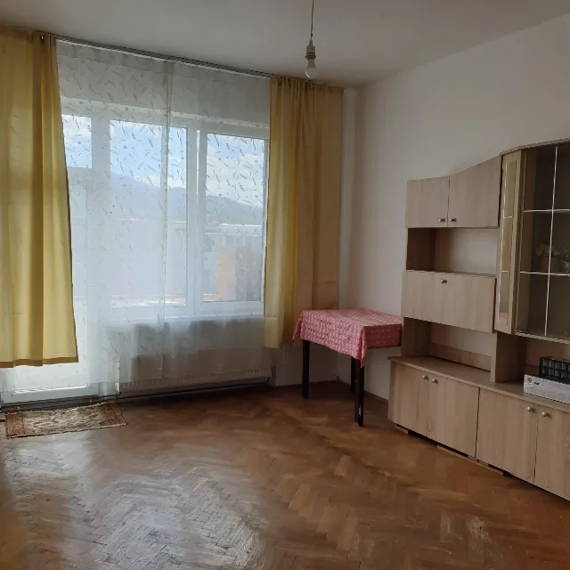 Vând apartment 2 camere decomandate în Tractorul – fotografia 8 din 8