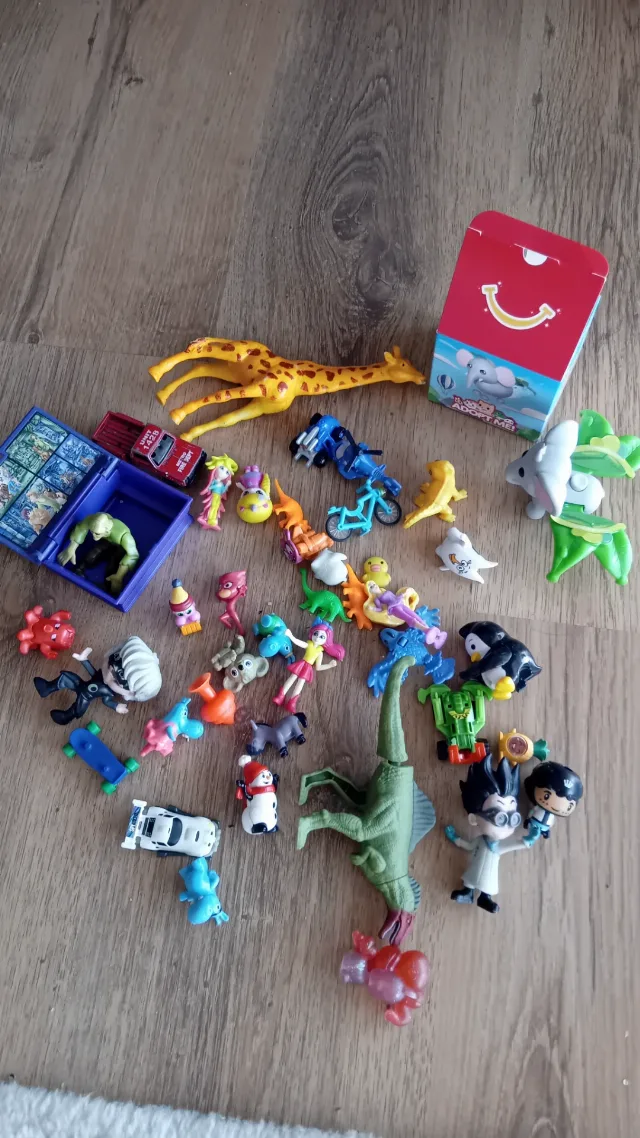 Lot jucarii,figurine – fotografia 5 din 8