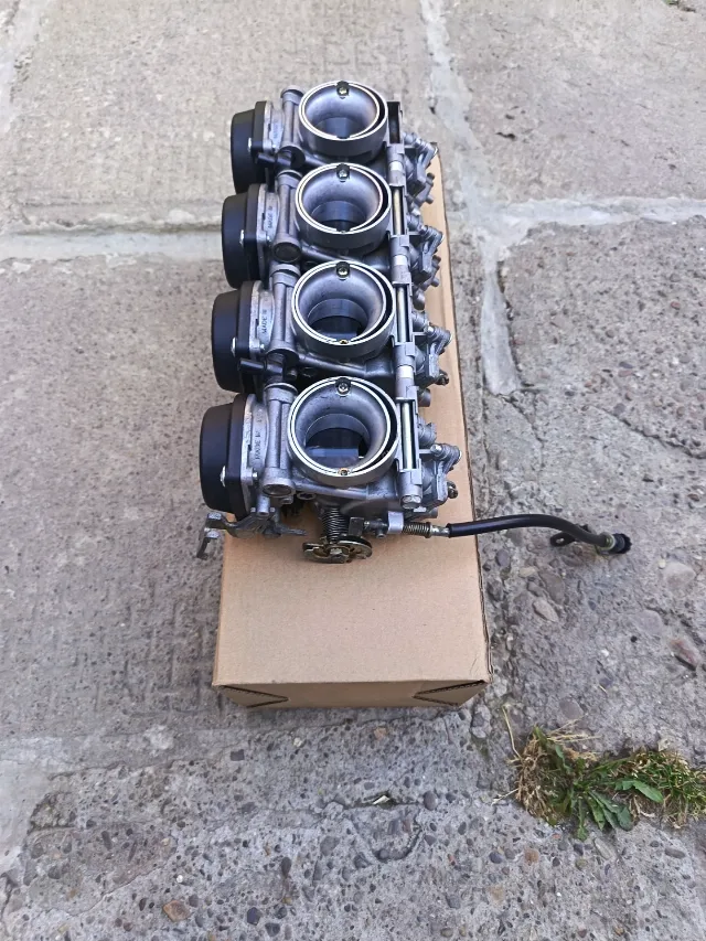 CARBURATOARE suzuki gsxr 600 / 750 SRAD – fotografia 7 din 8