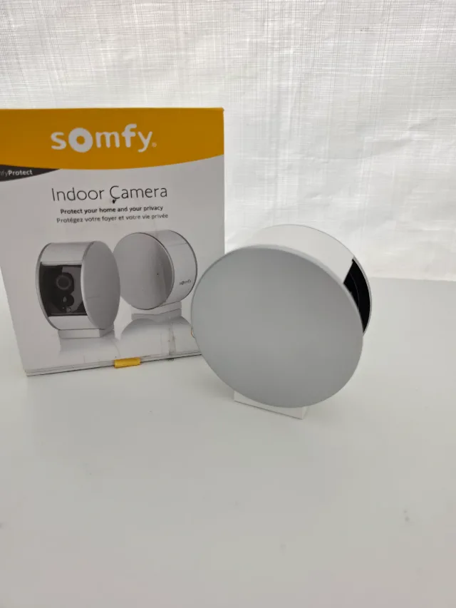 Camera supraveghere video de interior, Somfy Protect, cu obturator motorizat pentru protejarea vietii private – fotografia 2 din 4