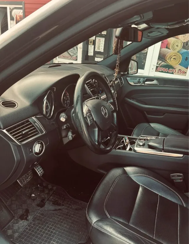 Mercedes-Benz ML 350 BlueTEC 4MATIC – De vânzare  ✅ An fabricație: 2014 ✅ Motor: 3.0 Diesel (2987 cm³) ✅ Putere: 258 CP ✅ Cutie de viteze: Automată ✅ – fotografia 7 din 8