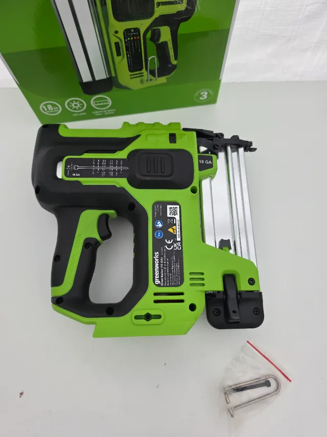 Pistol de cuie Greenworks AirStrike GD24BN, 110 cuie min, 24V fără perii – fotografia 5 din 5