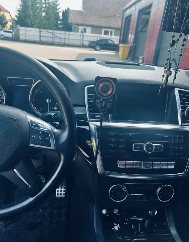 Mercedes-Benz ML 350 BlueTEC 4MATIC – De vânzare  ✅ An fabricație: 2014 ✅ Motor: 3.0 Diesel (2987 cm³) ✅ Putere: 258 CP ✅ Cutie de viteze: Automată ✅ – fotografia 5 din 8