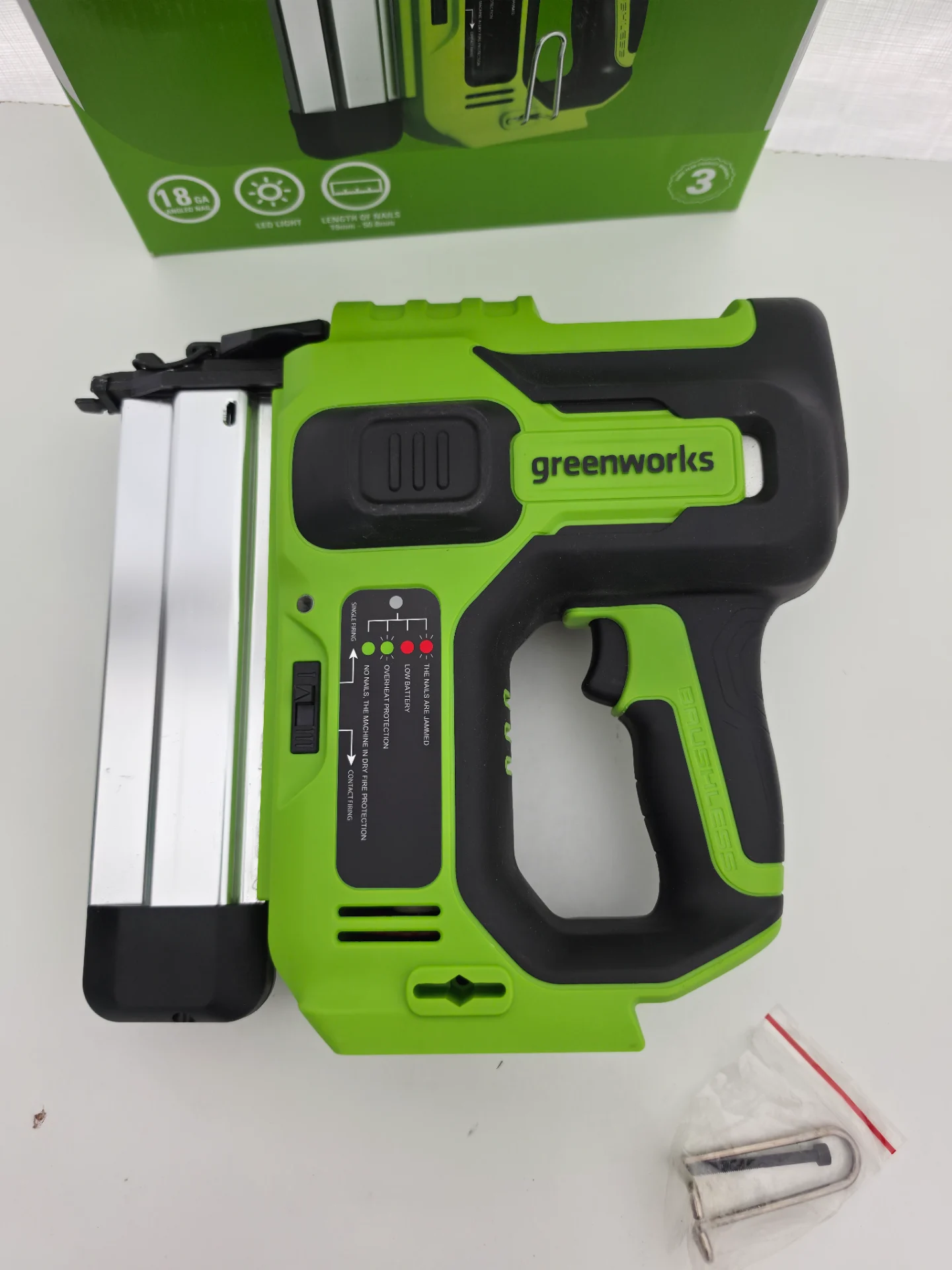 Pistol de cuie Greenworks AirStrike GD24BN, 110 cuie min, 24V fără perii – Dobreni, Neamț