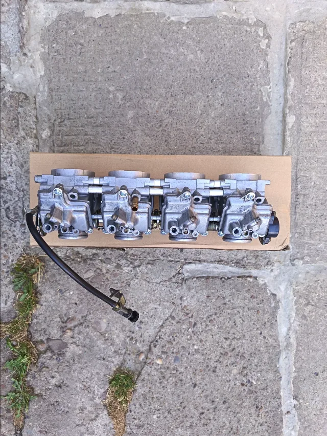CARBURATOARE suzuki gsxr 600 / 750 SRAD – fotografia 3 din 8
