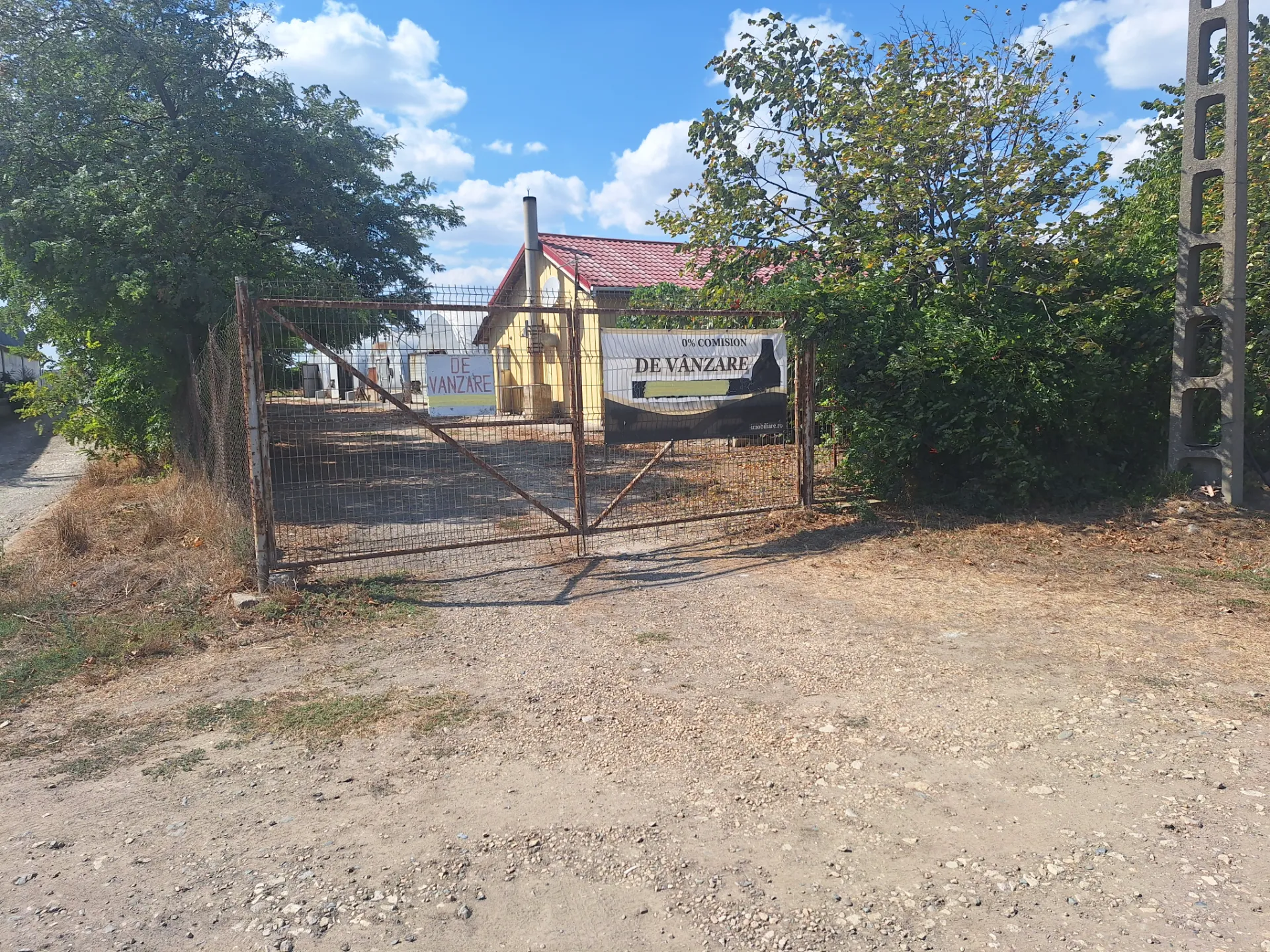 Teren intravilan 10.000mp, casă și spații productie-depozitare în Mihail Kogălniceanu, jud Constanța – fotografia 1 din 3