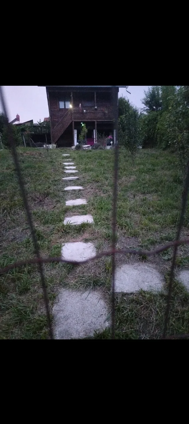 Teren cu cabană – fotografia 4 din 5