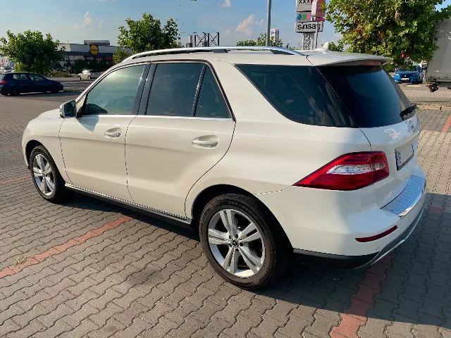 vand ML 250 BlueTEC 4MATIC Off-Roader / GLE 250 d 4MATIC an 2014 euro 6 , culoare Alb Metalizat ,faruri xenon ILS , Pachet OFF ROAD – fotografia 2 din 6