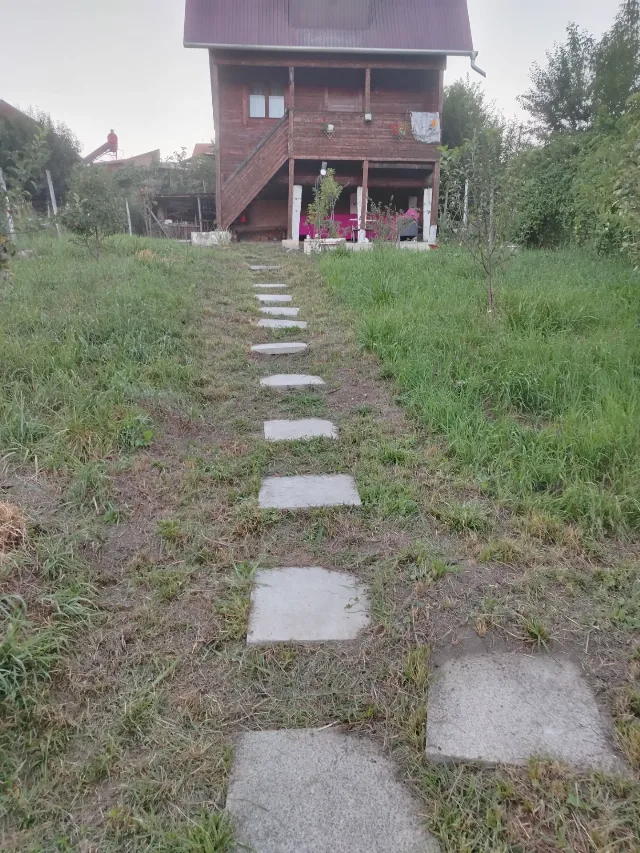 Teren cu cabană – fotografia 3 din 5
