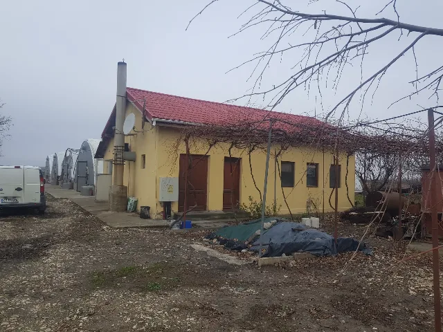 Teren intravilan 10.000mp, casă și spații productie-depozitare în Mihail Kogălniceanu, jud Constanța – fotografia 3 din 3