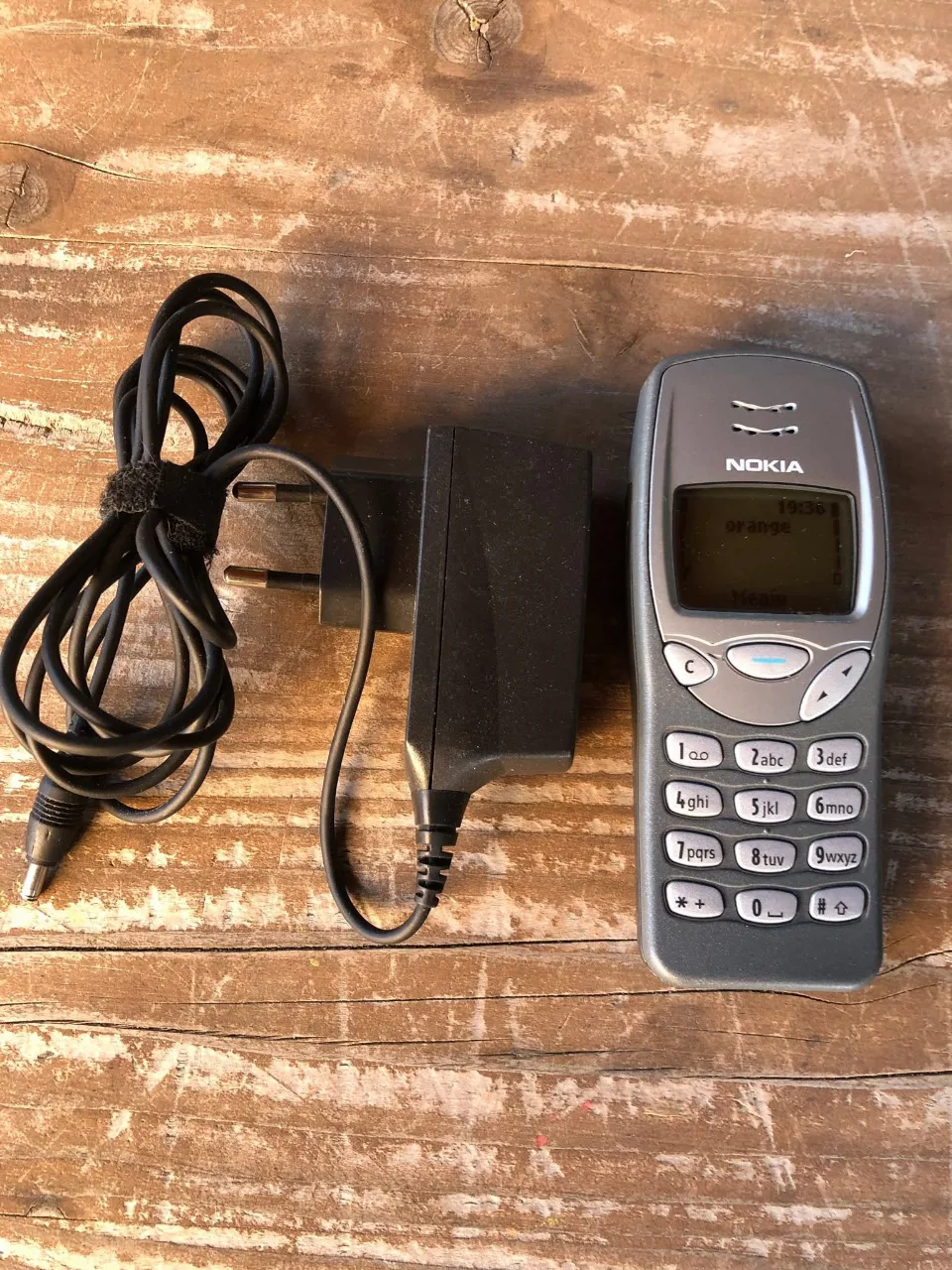 Nokia 3210 vintage de colectie – fotografia 1 din 8