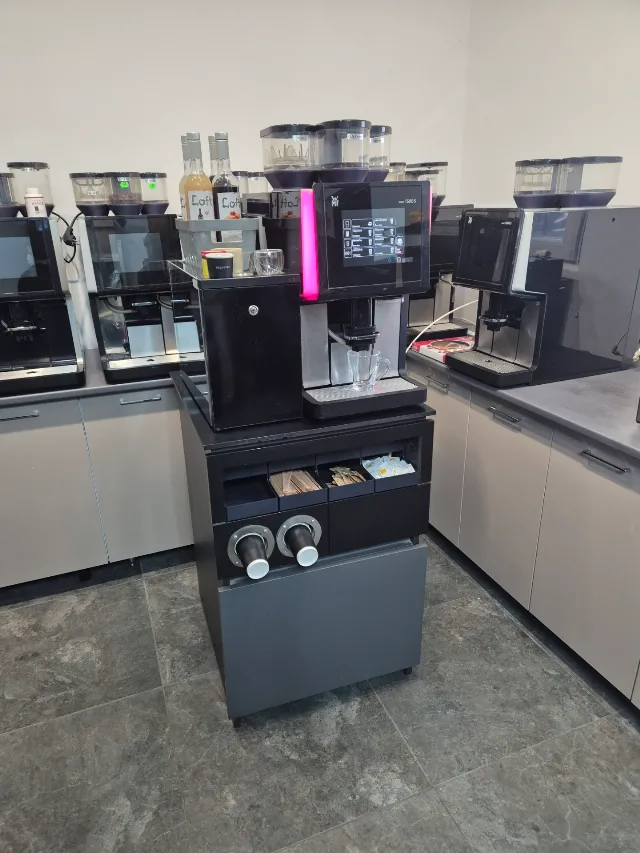 Afacere automate cafea – fotografia 2 din 4