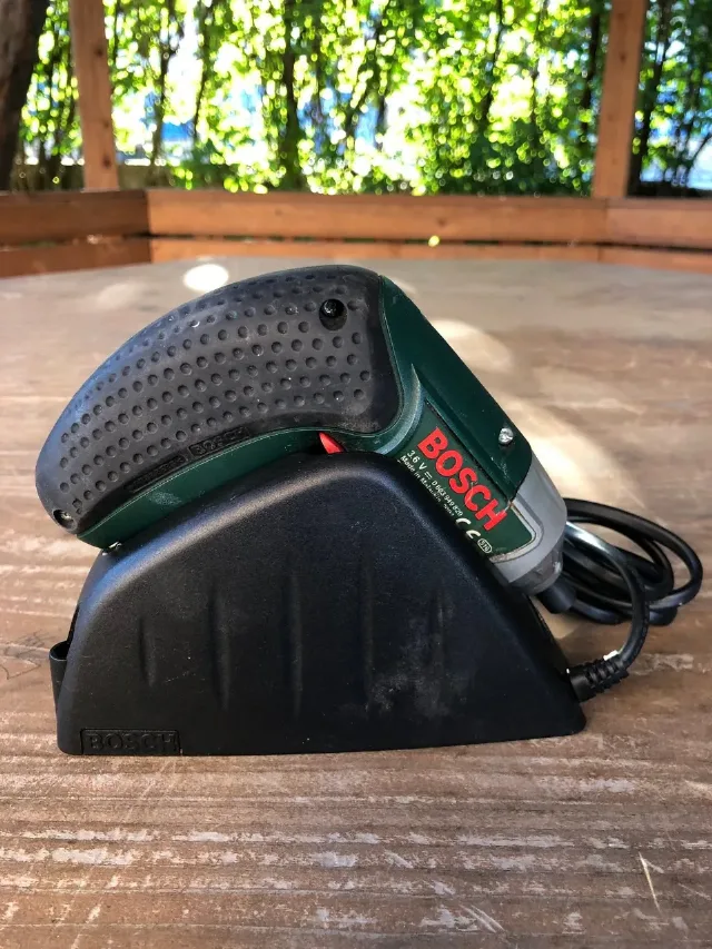 Șurubelniță electrică Bosch – fotografia 3 din 8