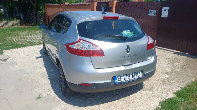 Renault Megane 3 1.5 – fotografia 4 din 7