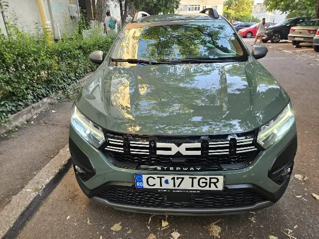 Dacia stepway2023  ecoGBENZINA GAZ DIN FABRICA 42000KM PRET 14000DE EURO NEGOCIABIL STAREA MASINI IMPECABILA MASINA E RETAPITATA SI CU LUMINI AMBIENTALE – fotografia 5 din 8