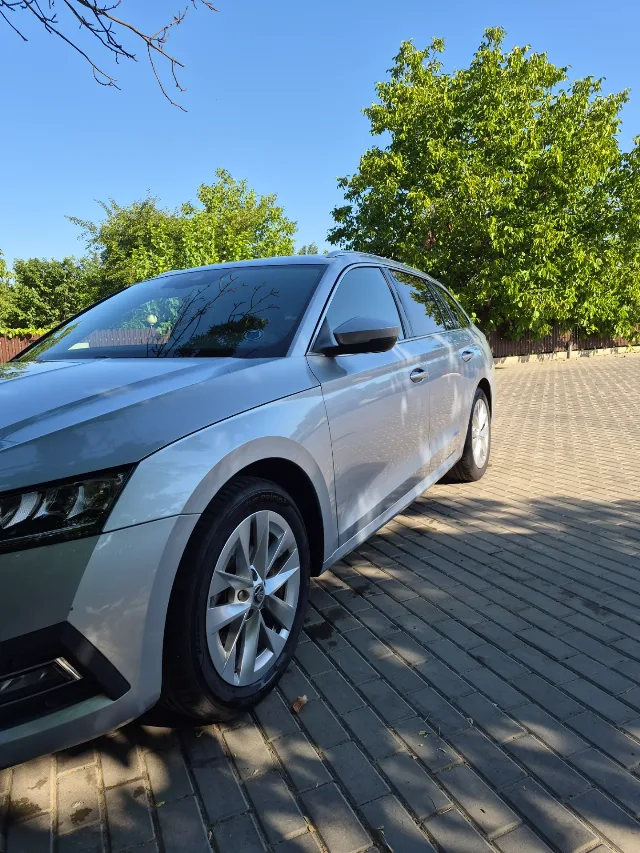 Skoda octavia 4 2.0/150 c.p. – fotografia 3 din 8