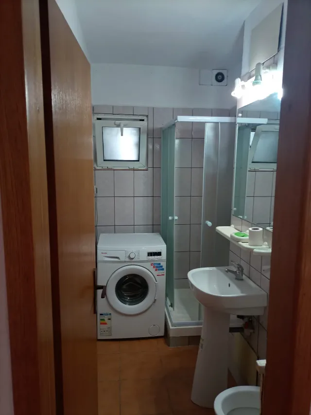 Vând apartament 5 camere, decomandat, 117 mp. suprafață utilă, locație de excepție – fotografia 4 din 7