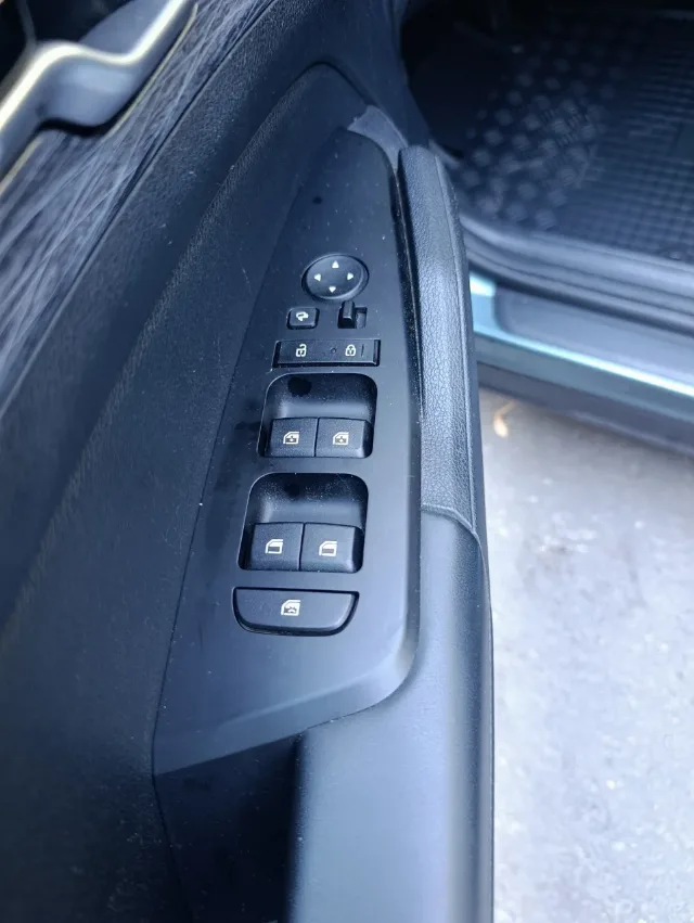 KIA Sportage, tracțiune față,an 2022, automată diesel mild hybrid – fotografia 6 din 8