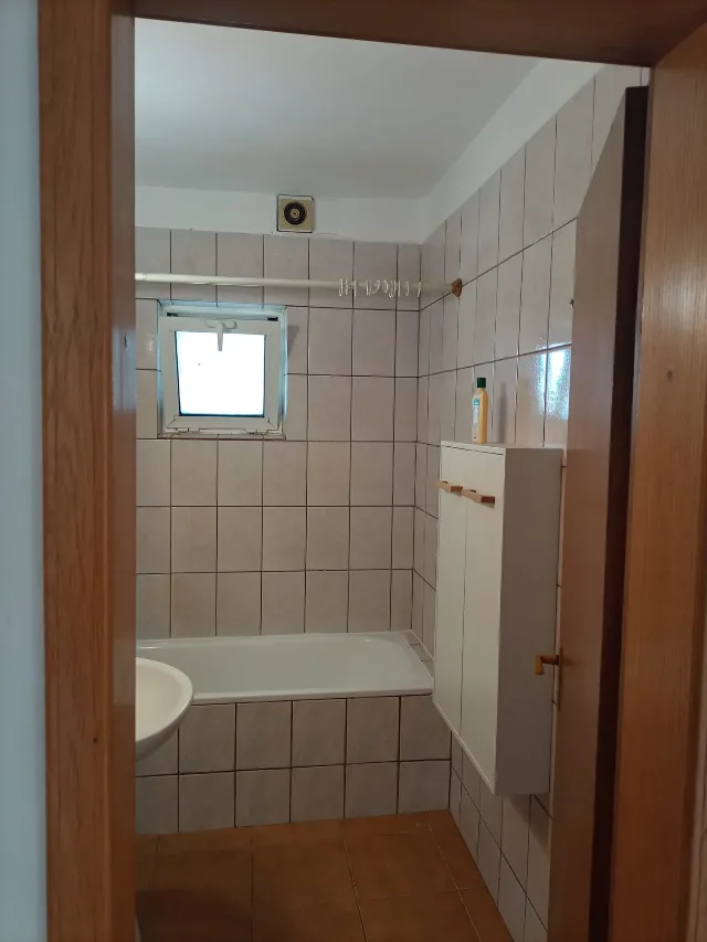 Vând apartament 5 camere, decomandat, 117 mp. suprafață utilă, locație de excepție – fotografia 3 din 7