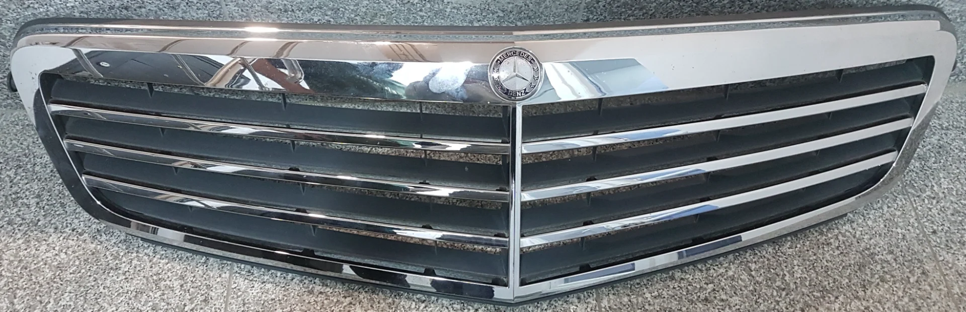 Grila radiator Mercedes Benz Clasa C W204 – Joita, Giurgiu