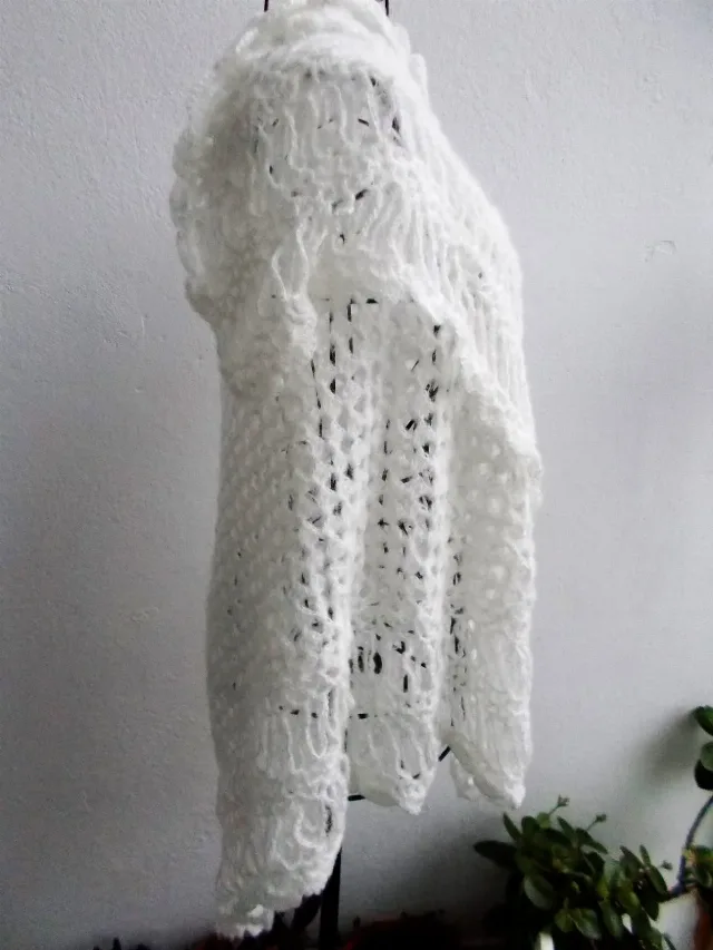 Sal lung, cu colt in spate - handmade - Kid mohair - Alb - masura universala – fotografia 3 din 3