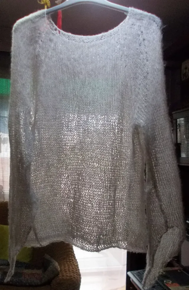 Bluza handmade, fina si delicata - kid mohair/lurex argintiu discret - alb ivory - M/L – fotografia 2 din 4