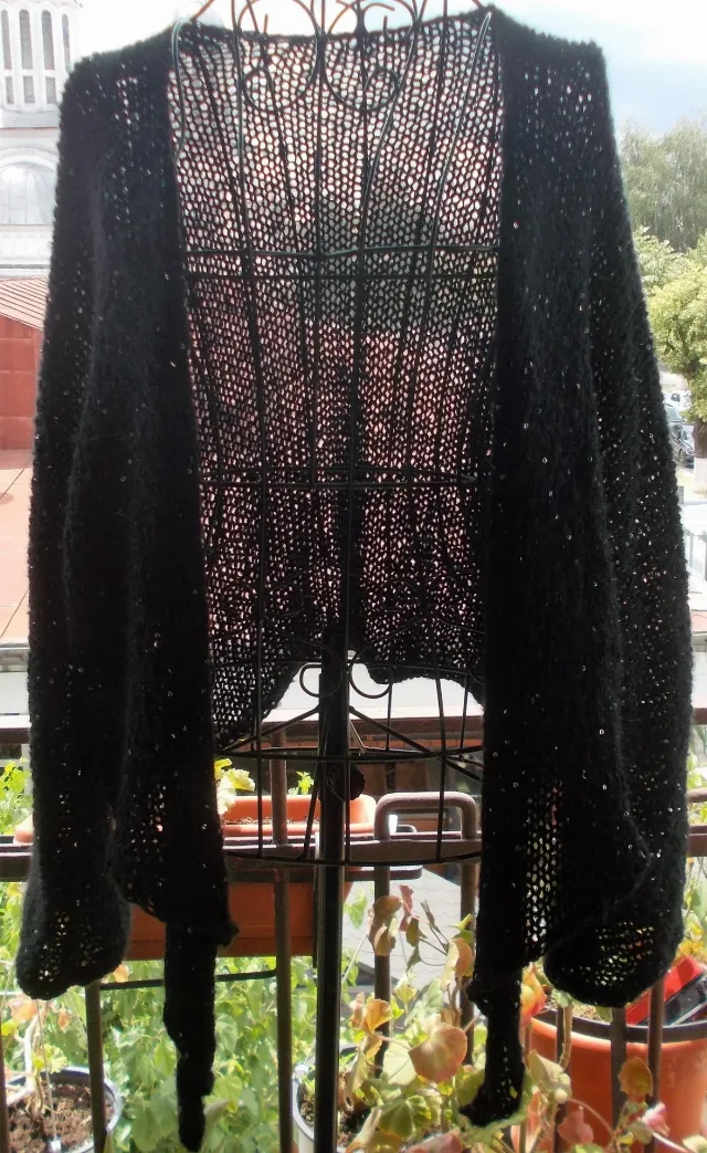 Cardigan mohair negru cu paiete mici - handmade - fara inchidere - masura XL – fotografia 3 din 4