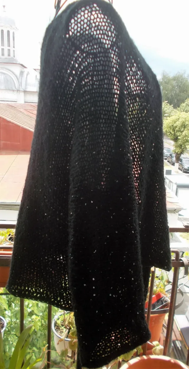 Cardigan mohair negru cu paiete mici - handmade - fara inchidere - masura XL – fotografia 2 din 4