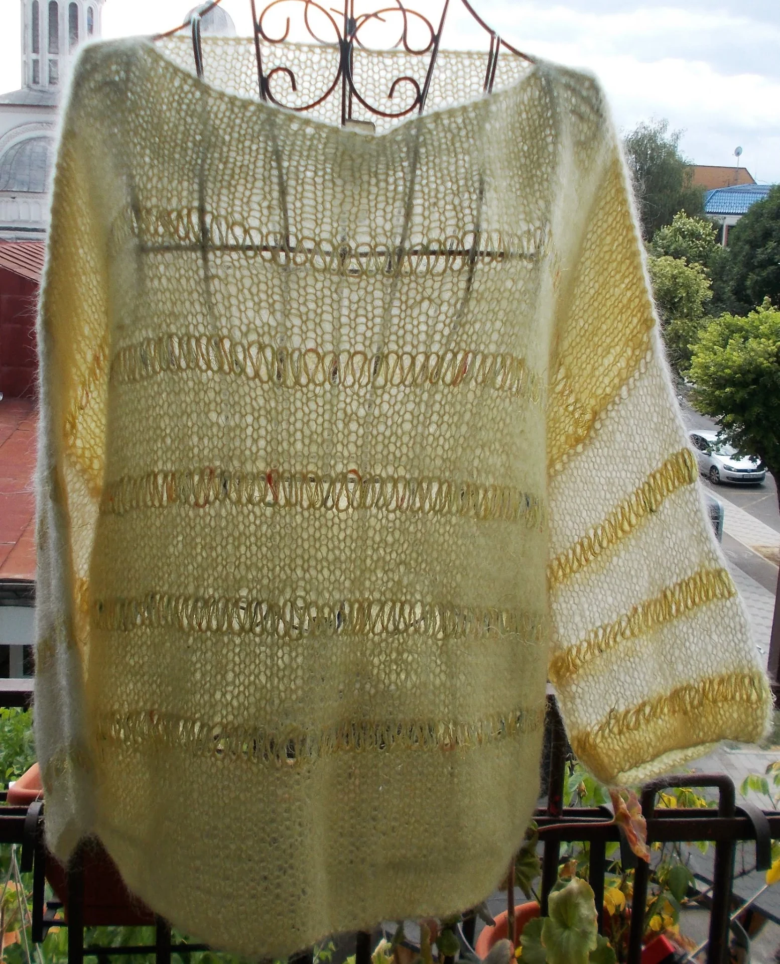Pulover tricotat manual - Drops kid silk - Galben/Alb - masura XL – Curtea de Arges, Argeș