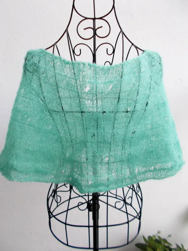 Sal scurt, handmade - kid silk mohair - verde menta - masura universala – fotografia 2 din 5