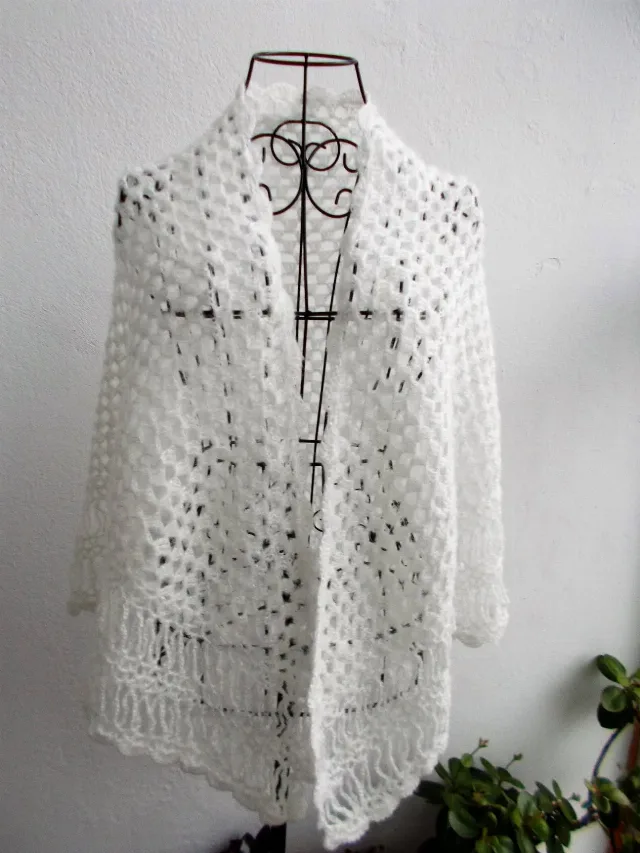 Sal lung, cu colt in spate - handmade - Kid mohair - Alb - masura universala – fotografia 2 din 3
