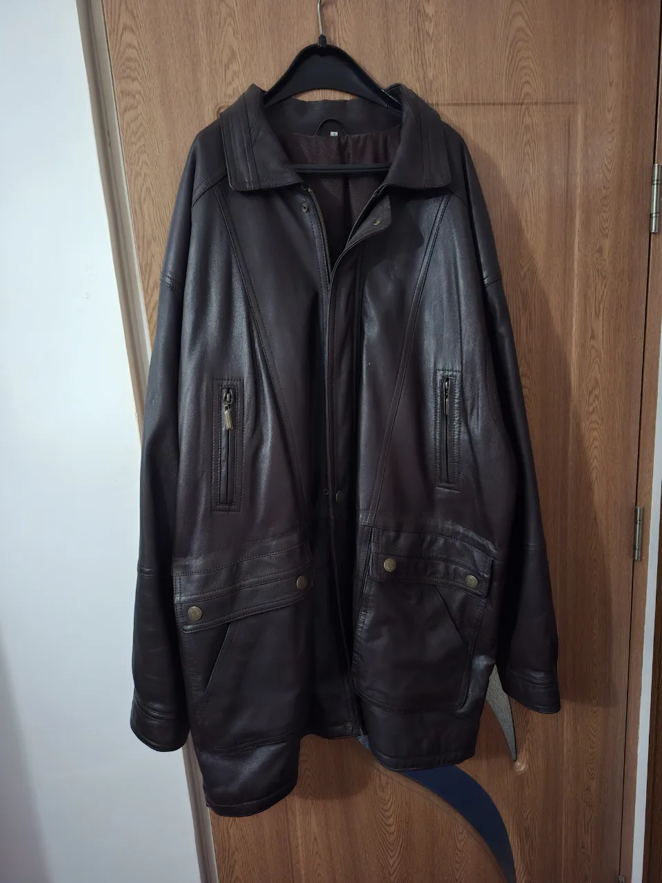 Haina scurta din piele, mar.xxxl, maro, noua. – Roman, Neamț