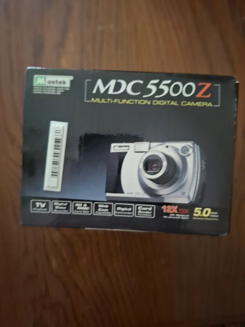 Camera foto, noua dar nefunctionala . Nu alimenteaza. Cine o poate repara sau ptr. piese. – Roman, Neamț