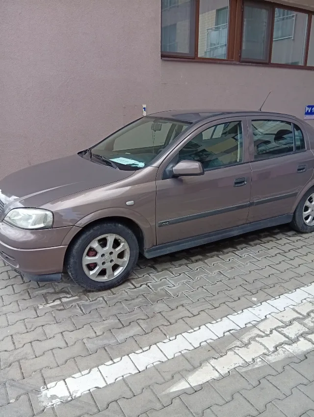 Autoturism Opal Astra g – Sector 3, București