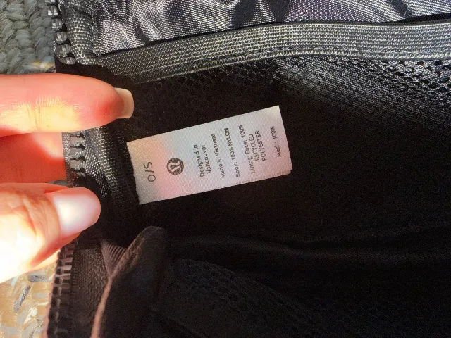 Borseta Lululemon – fotografia 4 din 5