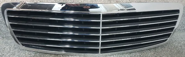 Grila radiator originala Mercedes Benz  E -Class W211 – Joita, Giurgiu