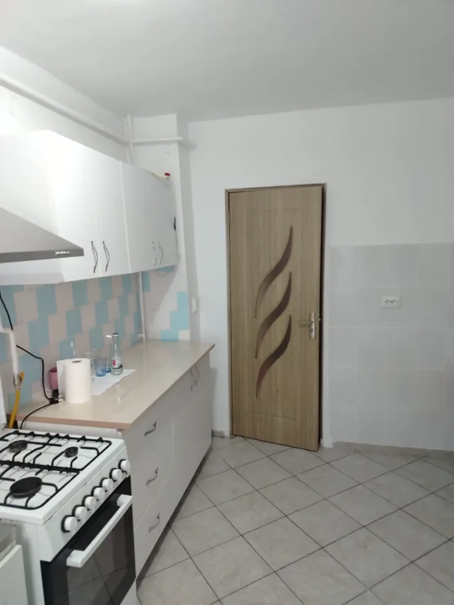 Apartament 2 camere curat, luminos, spațios iasi Pacurari Kaufland – fotografia 2 din 8