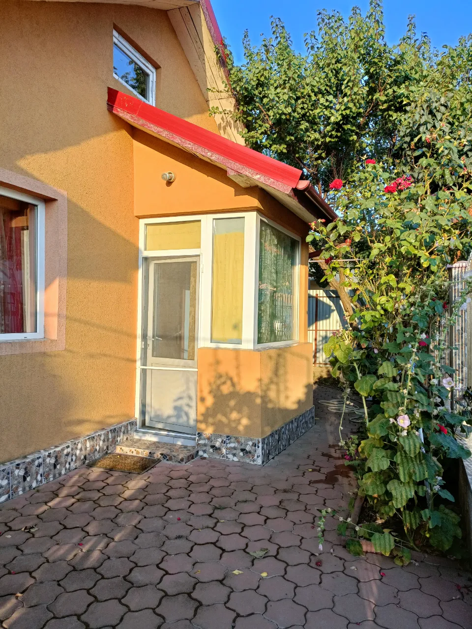 casa de vanzare – fotografia 1 din 3