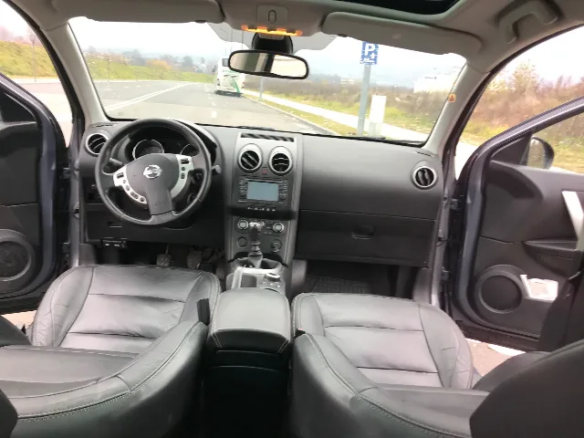 Vând Nissan QASHQAI 2009 – fotografia 7 din 8