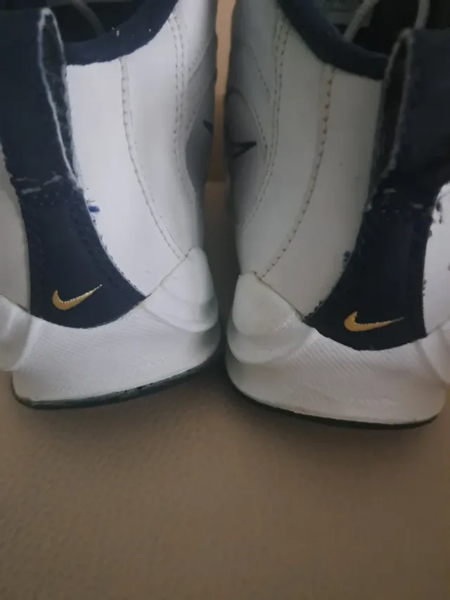 Adidasi Nike Air din piele nr 38 – fotografia 5 din 8