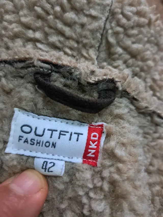 geaca din piele imblanita – fotografia 3 din 6