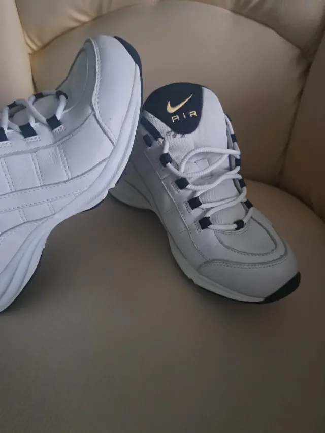 Adidasi Nike Air din piele nr 38 – fotografia 6 din 8