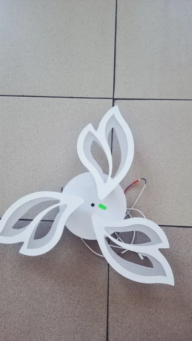 Lustra led - nu a fost folosita – fotografia 3 din 4