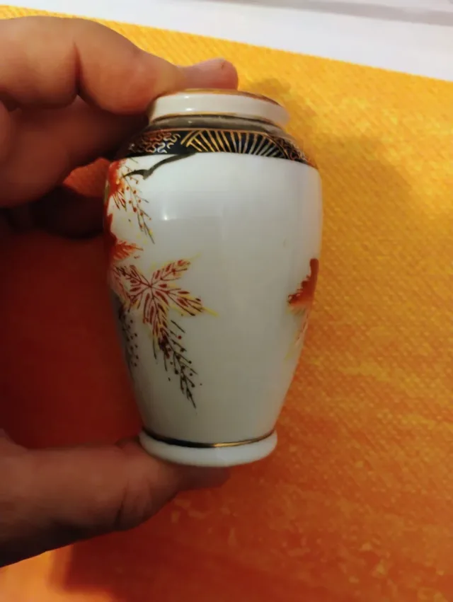 Mini Vază Vintage Porțelan Japonez Autentic / Nihon Tokusei Pictată Manual – fotografia 3 din 5