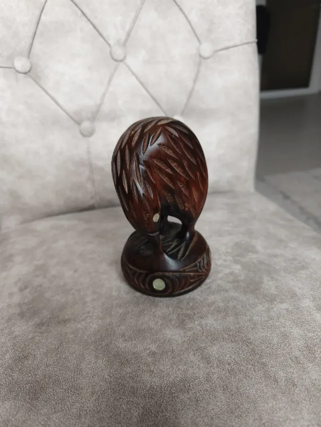 Statuetă vintage pasăre Kiwi – Sculptură manuală lemn și sidef Pāua Noua Zeelandă – fotografia 2 din 8