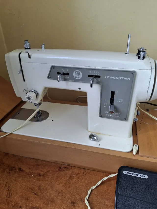 Masina de cusut electrica Lewenstein – Cluj-Napoca, Cluj