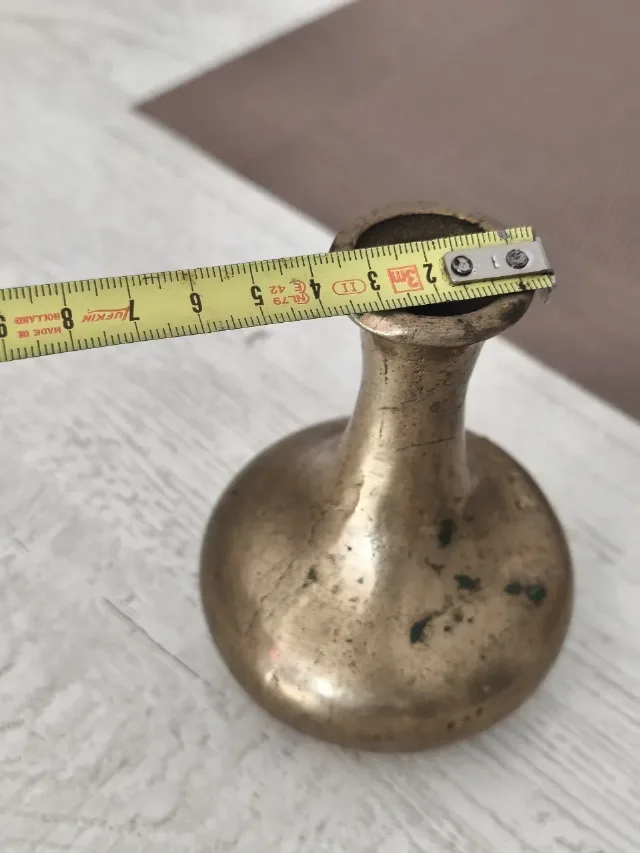 Vază vintage solifloră din alamă / bronz masiv – model deosebit – fotografia 5 din 7