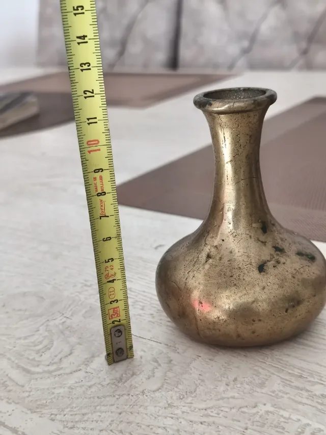 Vază vintage solifloră din alamă / bronz masiv – model deosebit – fotografia 2 din 7