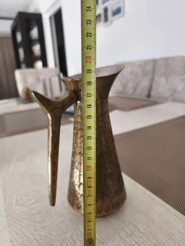 Carafă / Vază decorativă vintage din alamă gravată manual – Import India – fotografia 4 din 8
