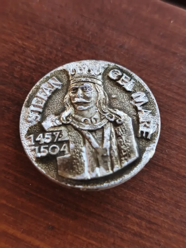 Insignă vintage Ștefan cel Mare (1457 - 1504) - de colecție – fotografia 1 din 6